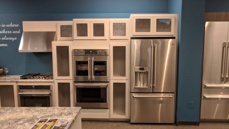 Karl's TV, Appliance & Furniture